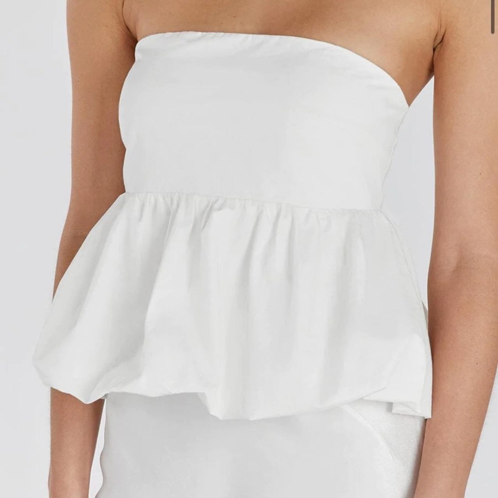 DISSH White Strapless Bubble Peplum Top Smocked Back Womens Size US 6
